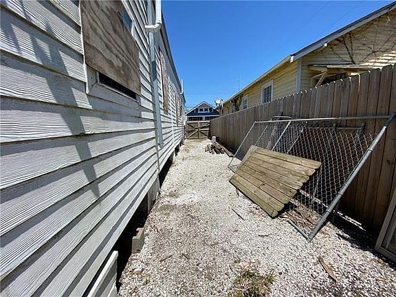 2nd image of 2622 N Villere St