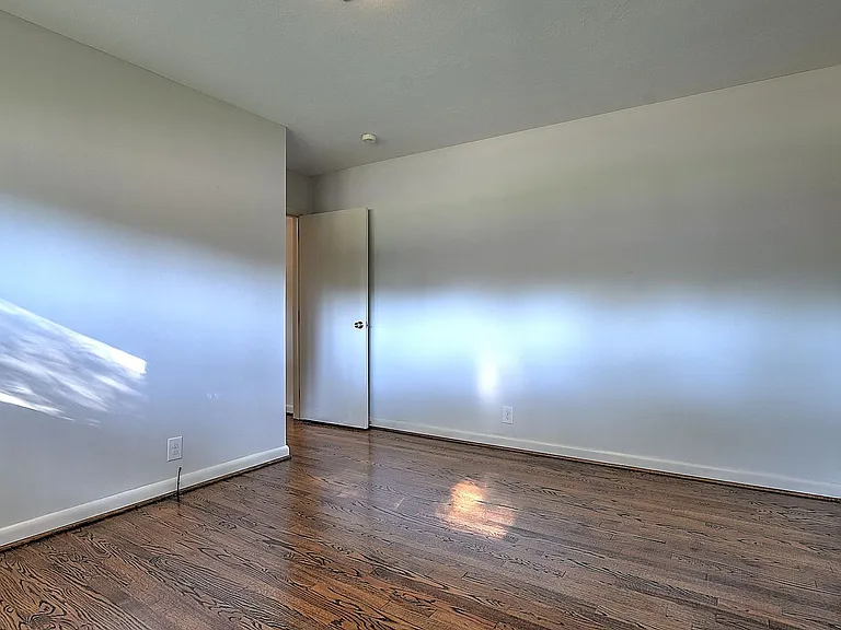 2001 Hermitage Dr — Photo 11