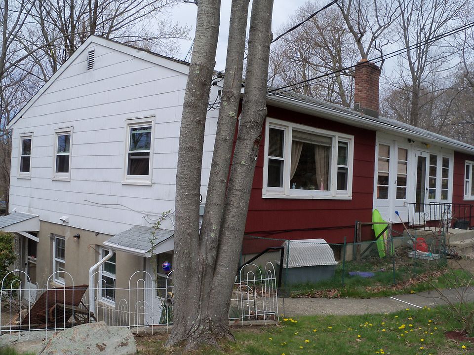 2nd image of 710 Lakeside Ave