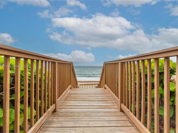 3560 S Ocean Blvd APT 206, South Palm Beach, FL 33480