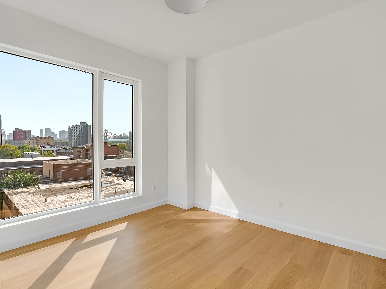 11-14 35th Avenue — Photo 3