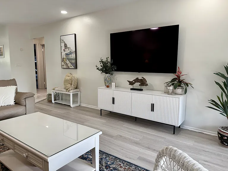 1648 Stickney Point Rd #202 — Photo 4