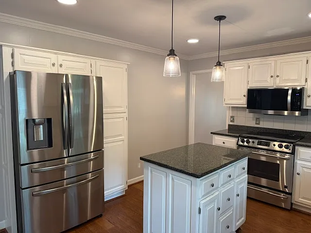 4 bed, 3.5 bath, 2158 sqft, $2,750 — Photo 4