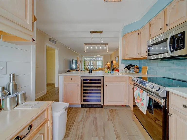 13827 Mission Oaks Blvd — Photo 8