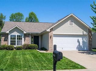 10916 Trailwood Dr, Fishers, IN 46038