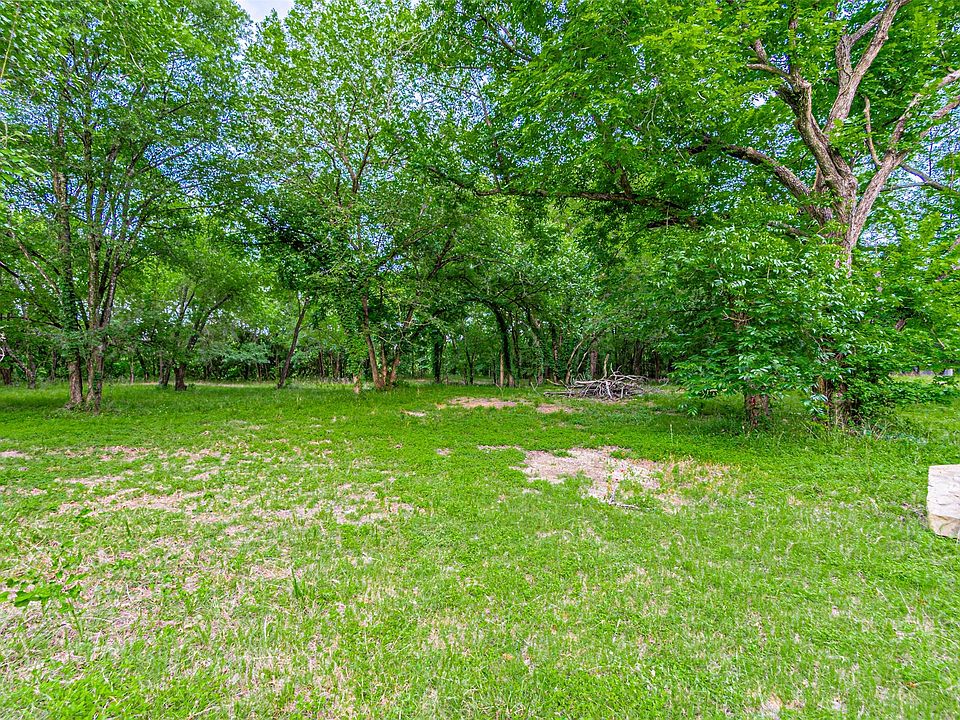 2nd image of 2811 River View Trl