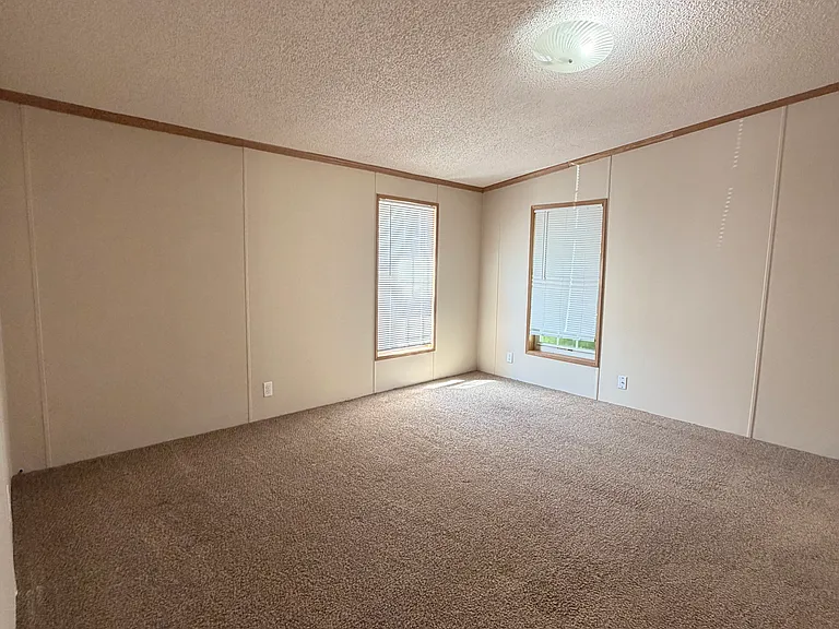 138 Maynard Cir #138 — Photo 5