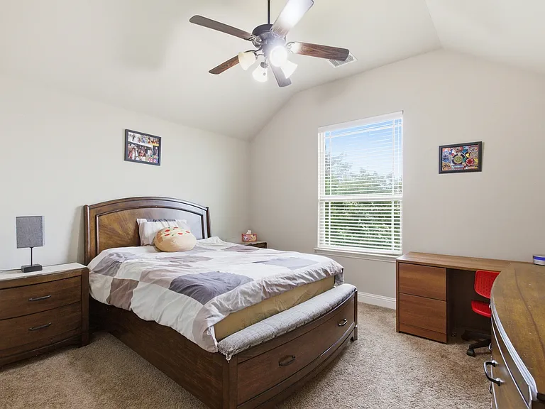 2304 Lynbridge Cir — Photo 22