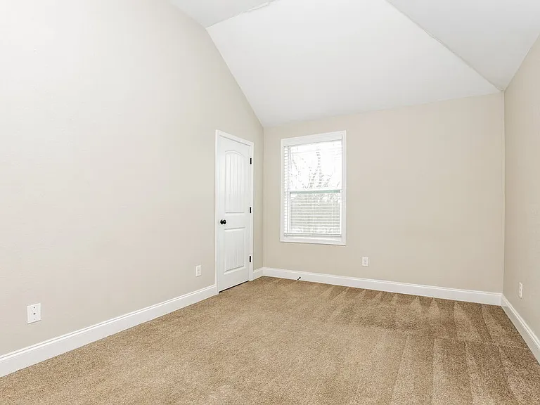 1217 Catawba Way — Photo 15