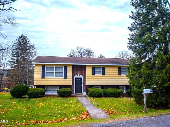 1754 Princeton Rd, Altoona, PA 16602