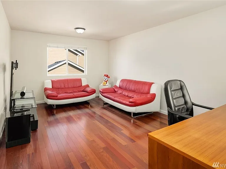 4532 NE 10th St — Photo 15