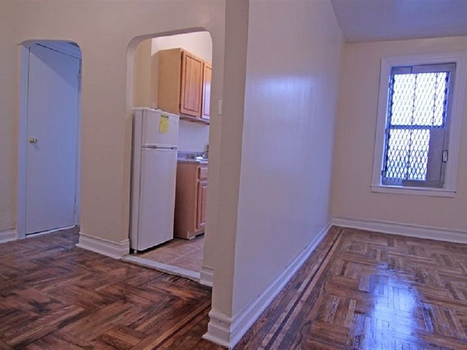 2nd image of 1631 Walton Ave APT E6
