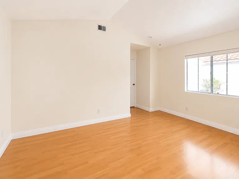 4345 Willow Glen St — Photo 36