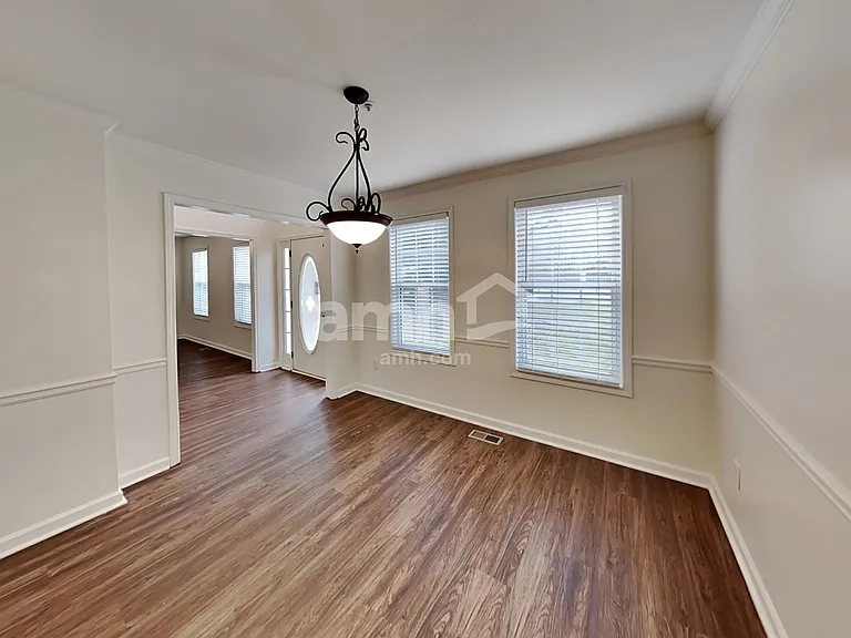 714 Ridgewood Way — Photo 5