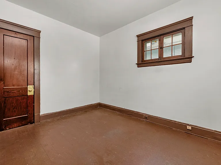 2828 E 125th St #D — Photo 25