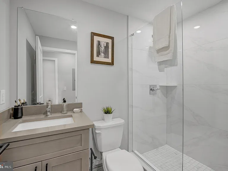 1205 S 15th St #1D — Photo 10