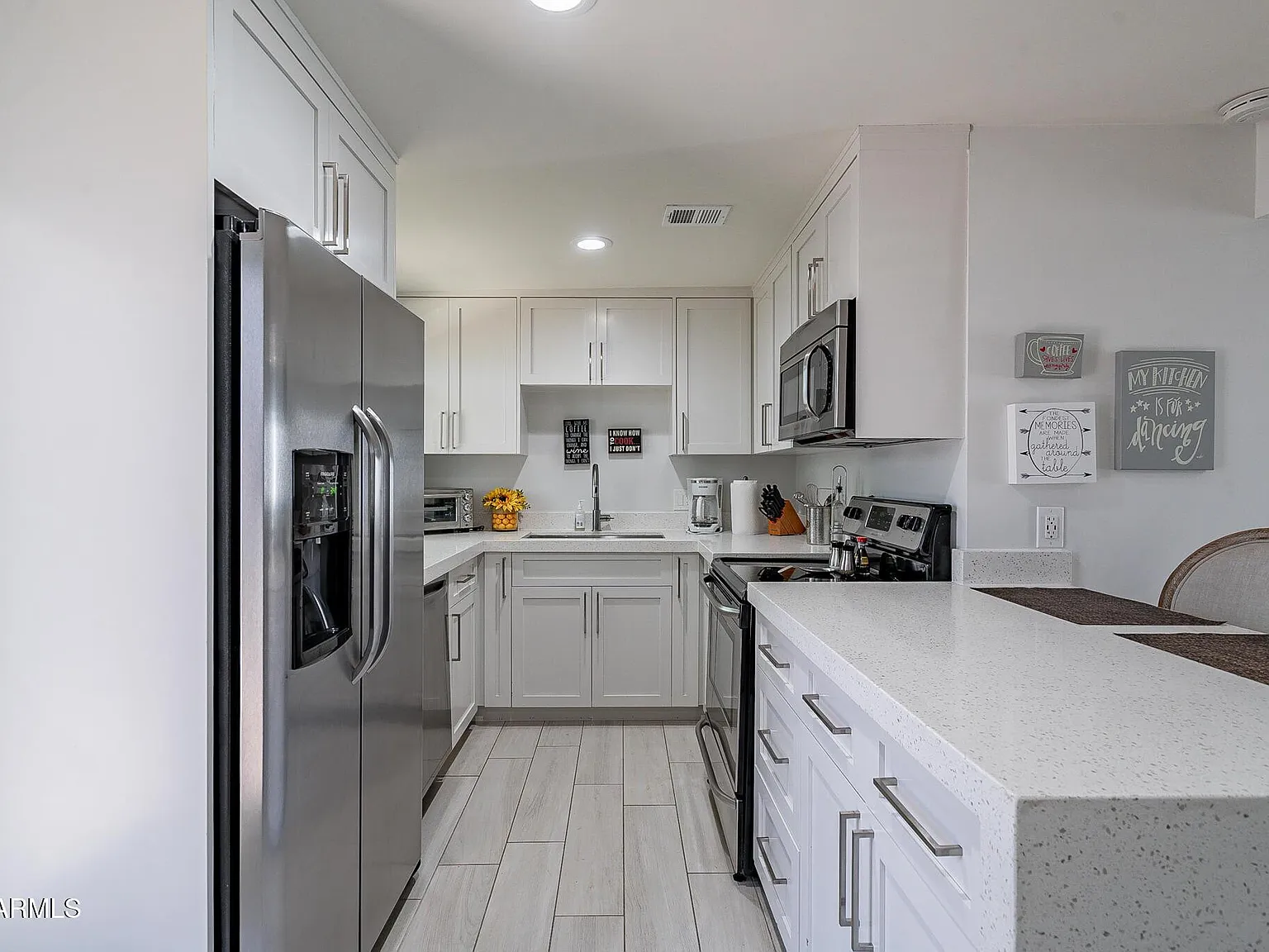 1 bed, 1.0 bath, 902 sqft, $1,540 — Photo 4