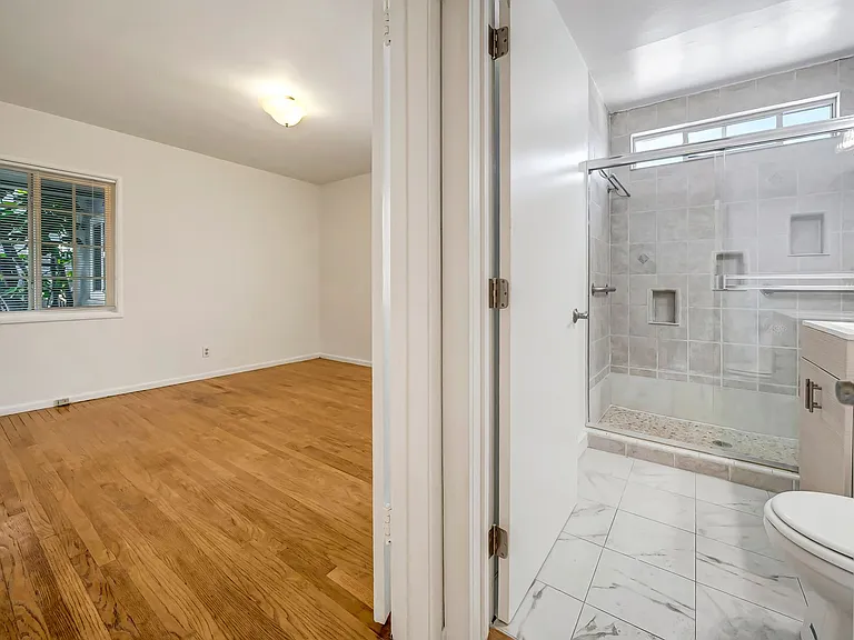 654 Patterson Ave — Photo 18