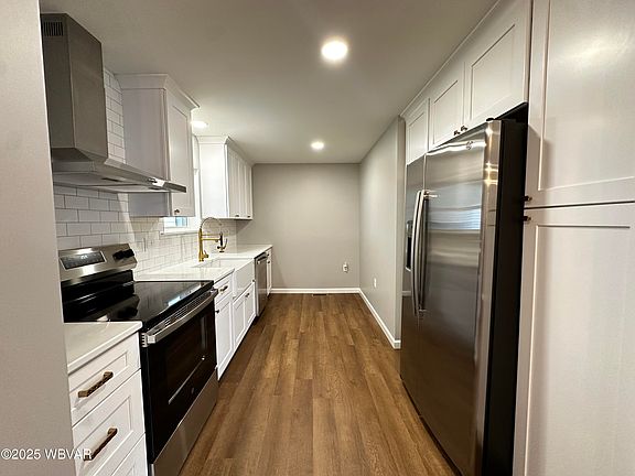 3rd image of 307 Glover St