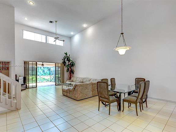 3rd image of 4953 NW 93rd Doral Pl