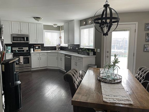 4th image of 1006 Pineview Dr