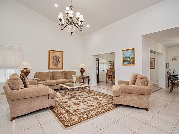 3rd image of 7838 Cypress Cres