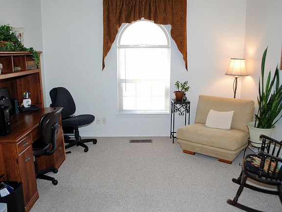 5th image of 10106 Erlitz Dr NW