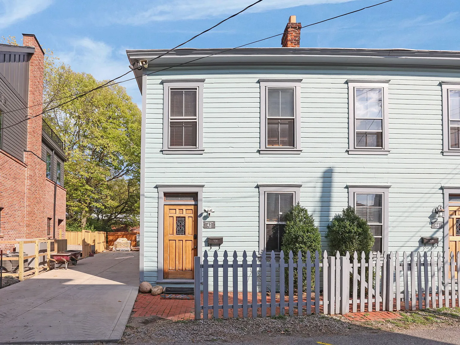 42 E Prescott St — Photo 2