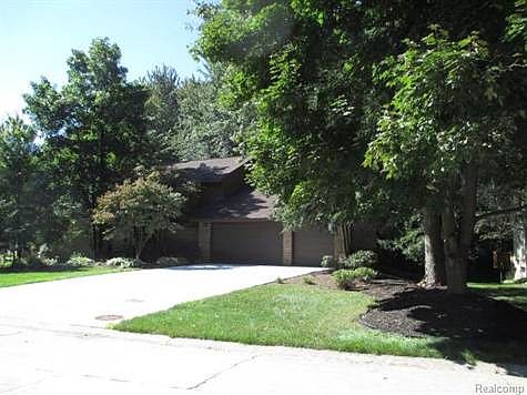 3rd image of 7176 Westbury Blvd