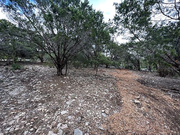 5th image of 114 Deer Haven Ln
