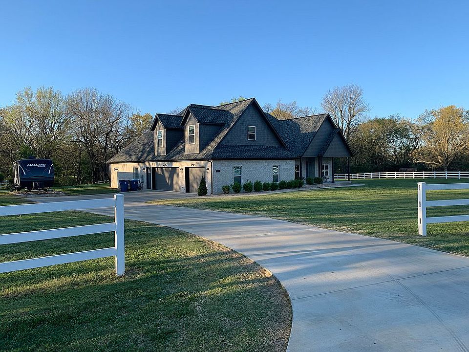 1st image of 3707 NW Marquess Dr