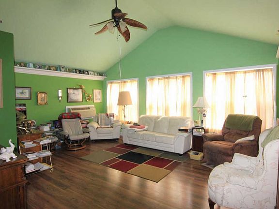 4th image of 6924 Mackin Ln