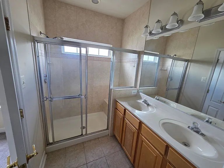 308 Garden View Sq — Photo 8