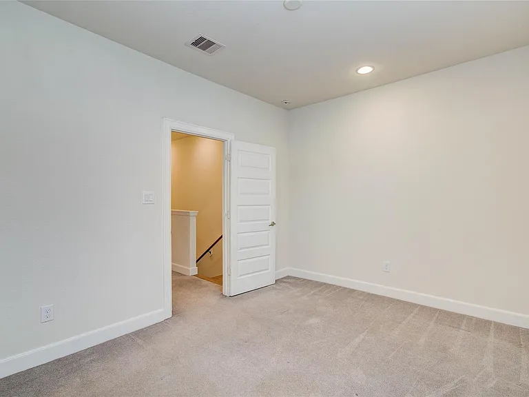 2810 Grand Fountains Dr #B — Photo 36