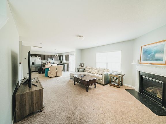 4th image of 209 Pomegranate Ln