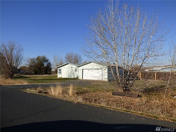 3rd image of 5151 Shorecrest Dr NE