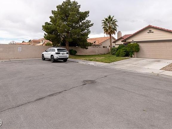 3rd image of 4387 Apex Dr