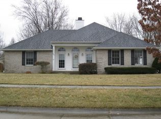 2426 Eastgate Dr S, Charleston, IL 61920