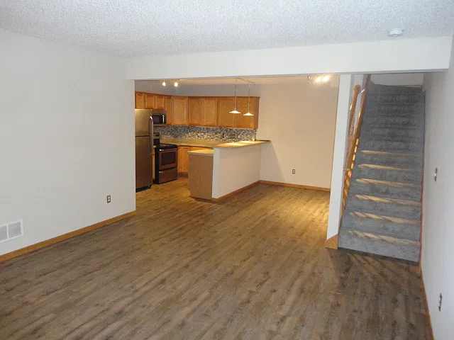 2 bed, 1.5 bath, 1300 sqft, $1,995 — Photo 4