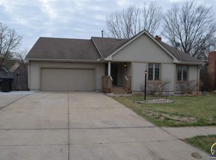6017 SW 23rd St, Topeka, KS 66614