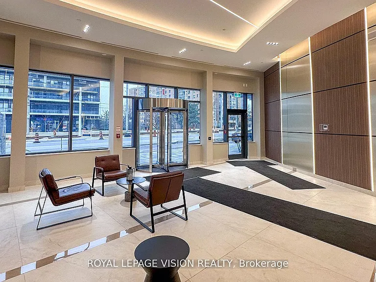 5105 Hurontario St #426 — Photo 23