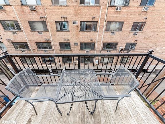 4th image of 519 W Deming Pl #713