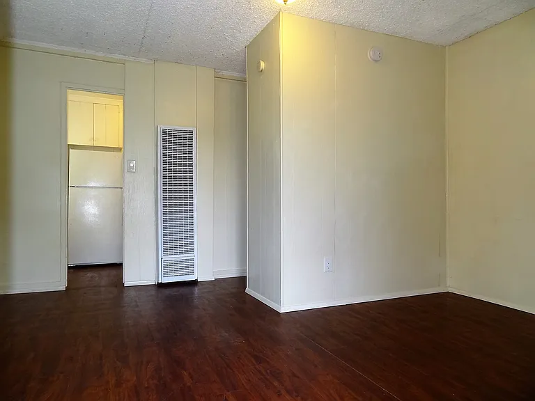 5017 Williams Ave #5017 — Photo 2