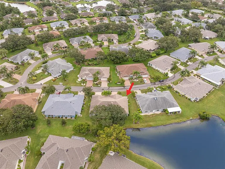 713 Manchester Woods Dr — Photo 45