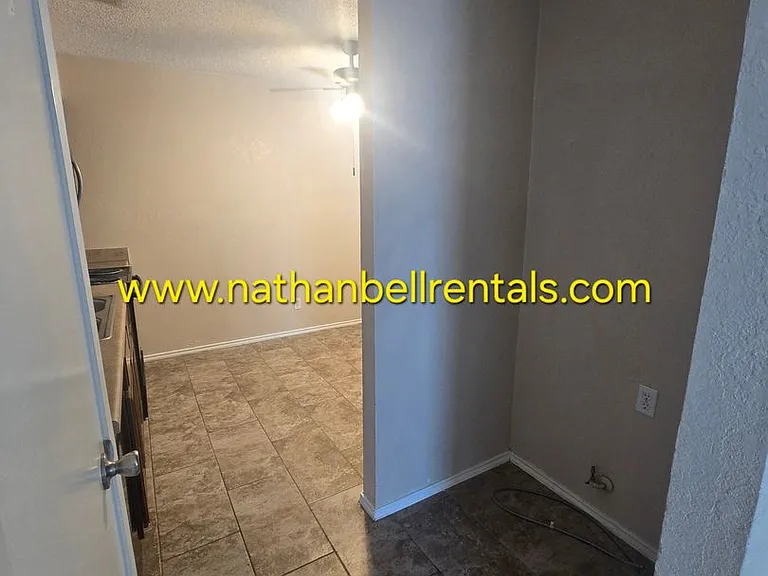 1665-1679 Ballard Dr — Photo 8