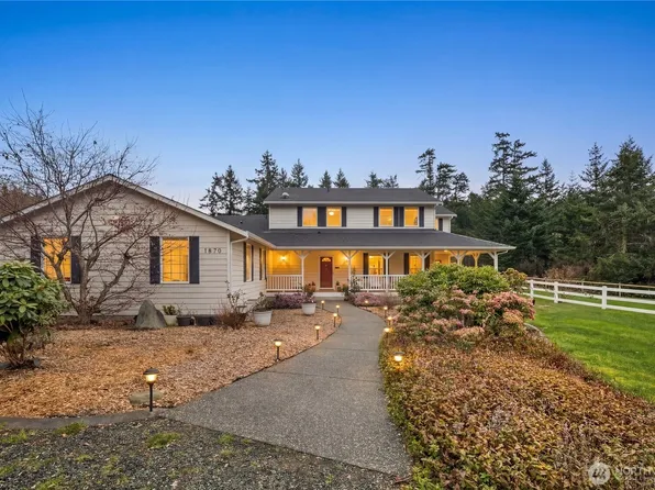 1870 W Cloud Way, Oak Harbor, WA 98277