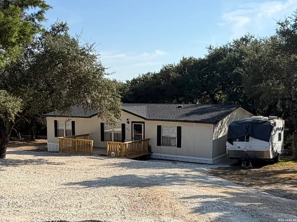 206 N Scenic Loop, Canyon Lake, TX 78133