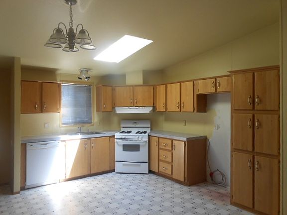 2nd image of 4771 SE Lilla Lund Ln