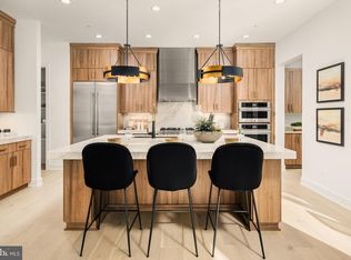 6942 Greyswood Dr, Bethesda, MD 20817