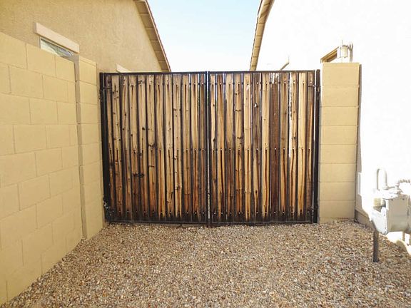 3rd image of 15954 W Papago St